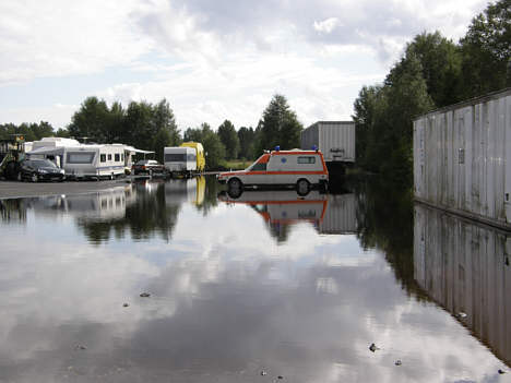 Glimt fra den oversvømmede pit på Scandinavian Raceway.
(Foto: Motorsporten.dk)